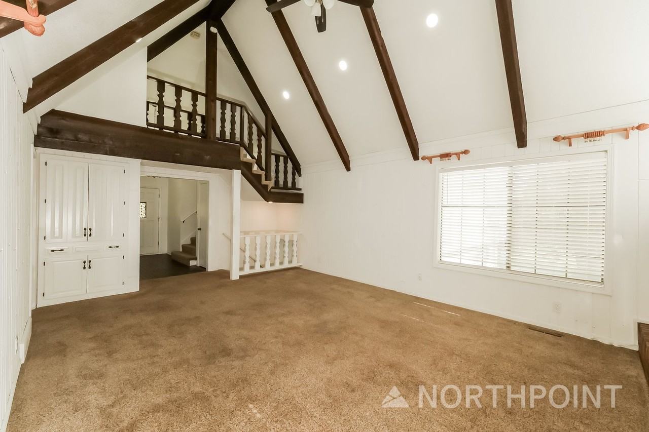 15045 Switzer Rd - Photo 7 of 20