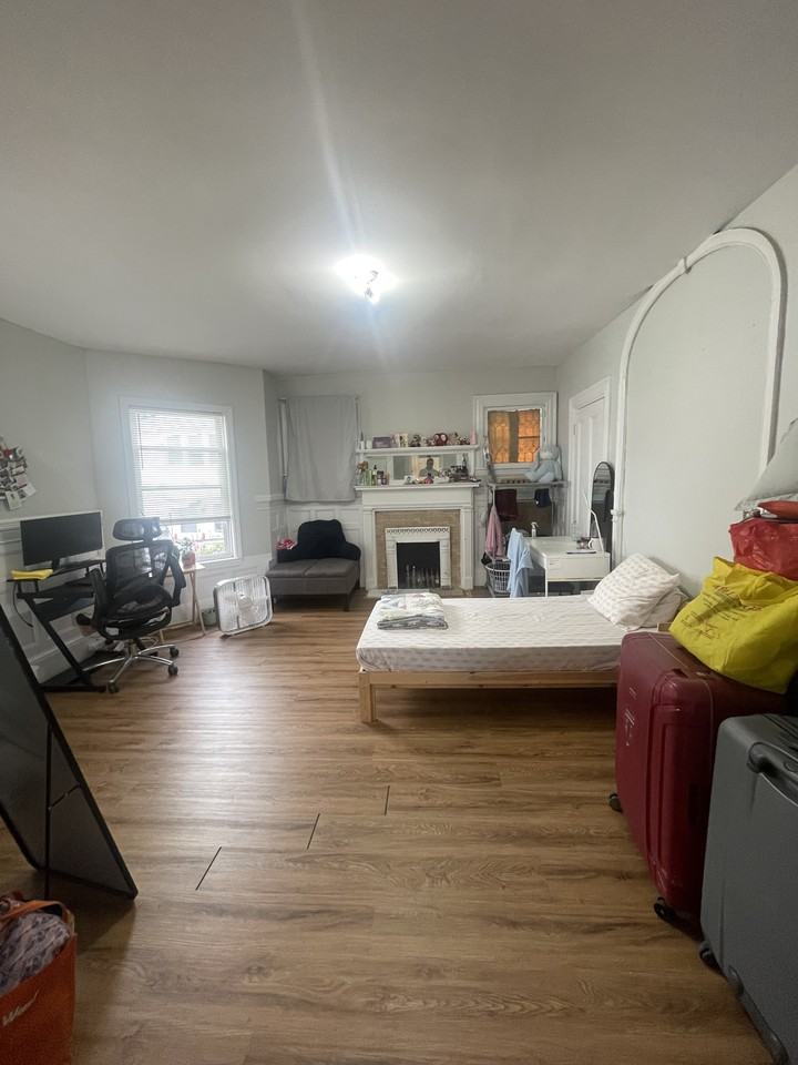 46 Ashford St #1 - Photo 6 of 8