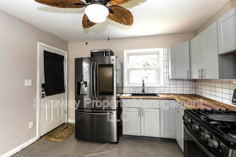3 Dewar Dr - Photo 6 of 15