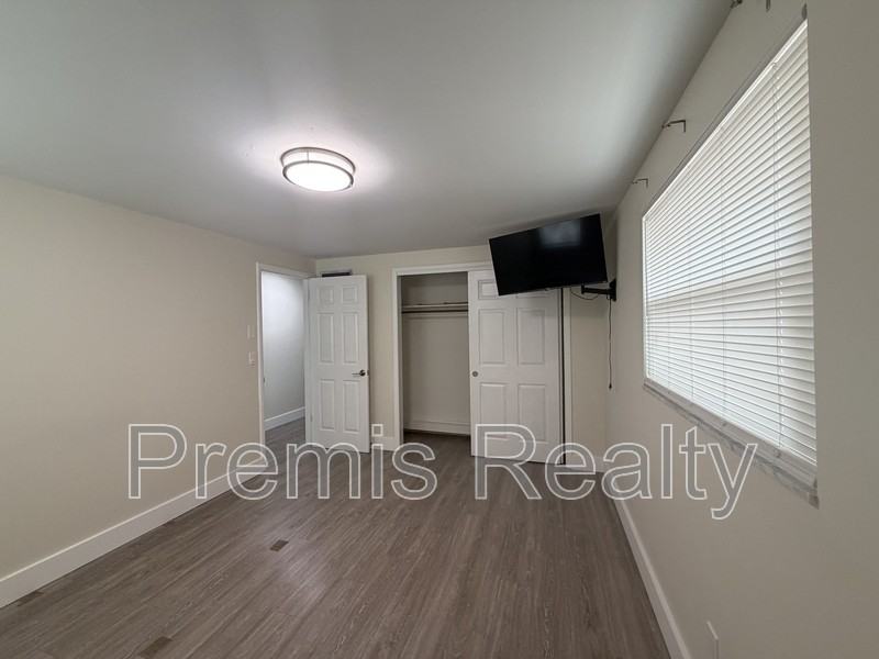 2028 N Betty Ln - Photo 3 of 15