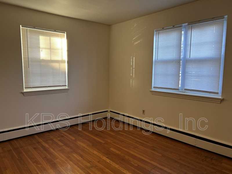 383 Monticello Ave - Photo 4 of 8