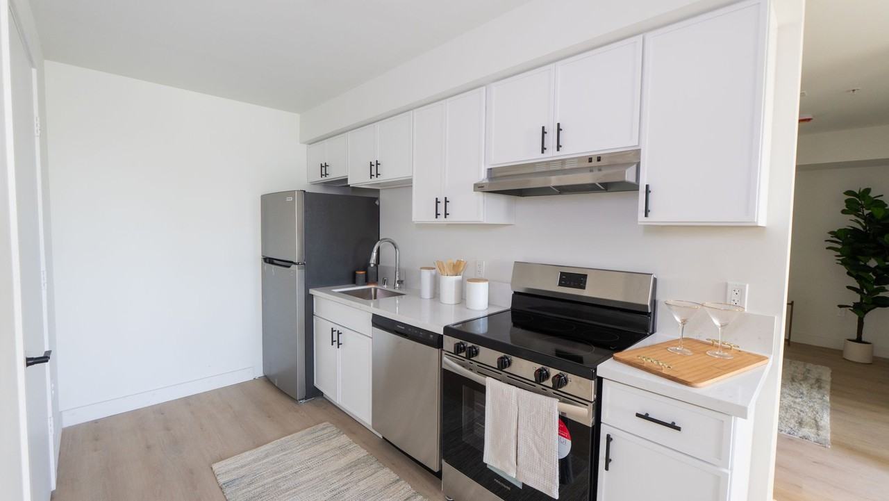 LEASE UP - Photo 6 of 24