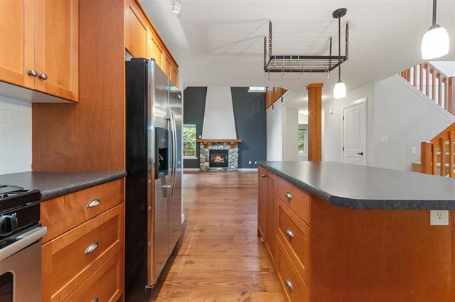 1734 Robins Roost - Photo 3 of 29