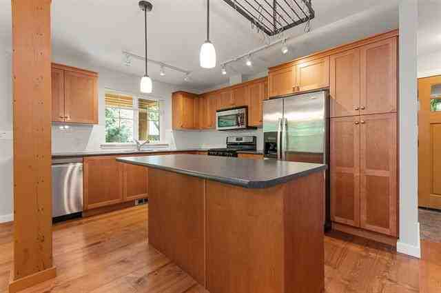 1734 Robins Roost - Photo 5 of 29