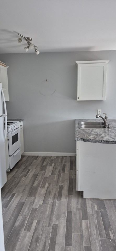 7 Sherman Circle #203 - Photo 6 of 12