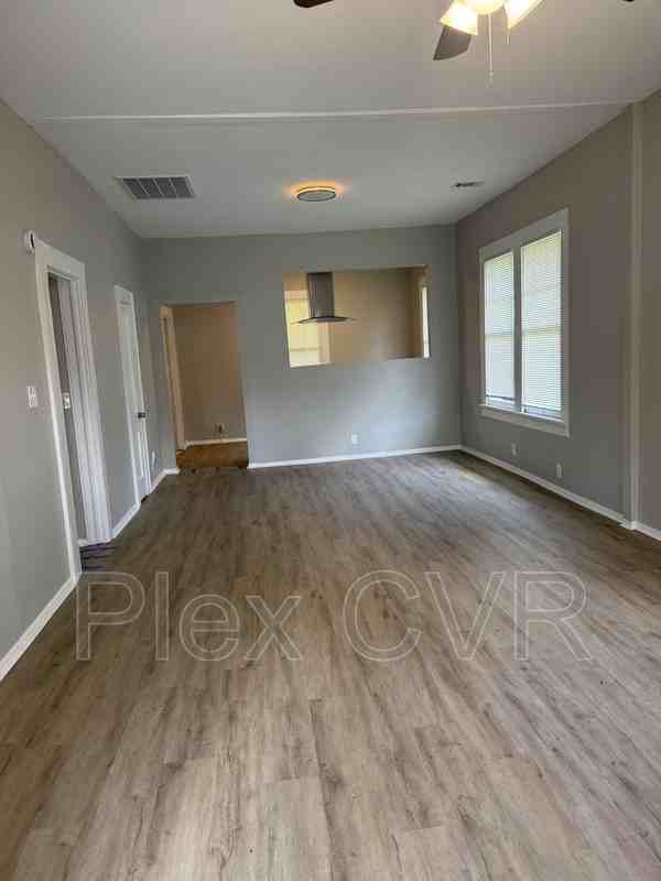 1429 Brewer Ave - Photo 2 of 8