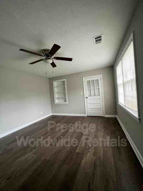 829 Brooks Rd - Photo 2 of 10