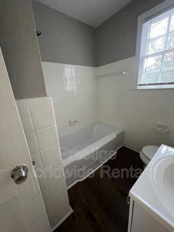 829 Brooks Rd - Photo 6 of 10