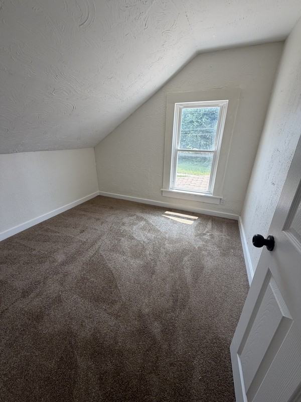 9805 Nelson Ave - Photo 6 of 9