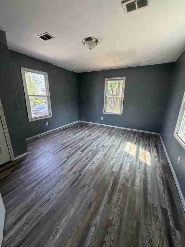 16317 Clearview Ave - Photo 2 of 7