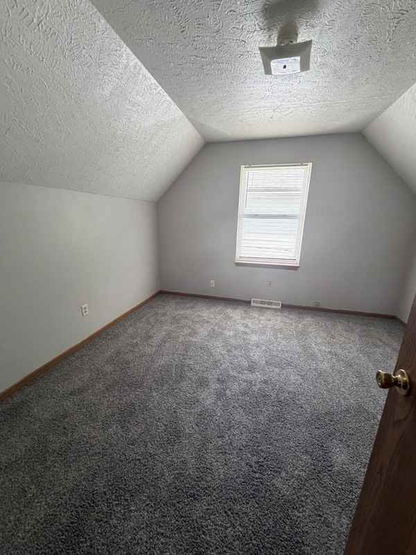 9417 Marah Ave - Photo 7 of 9