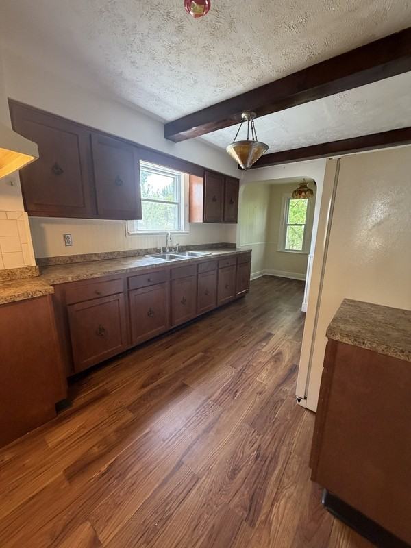 3830 E 147th St - Photo 2 of 10