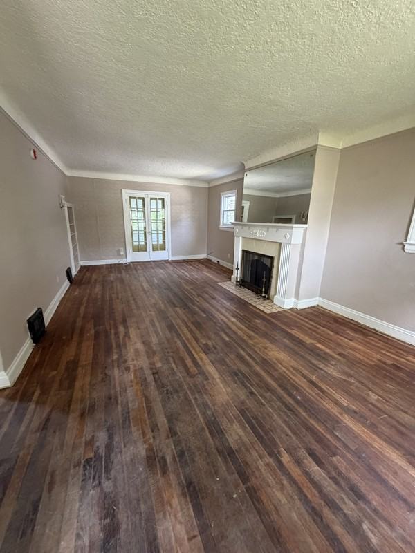 3830 E 147th St - Photo 3 of 10
