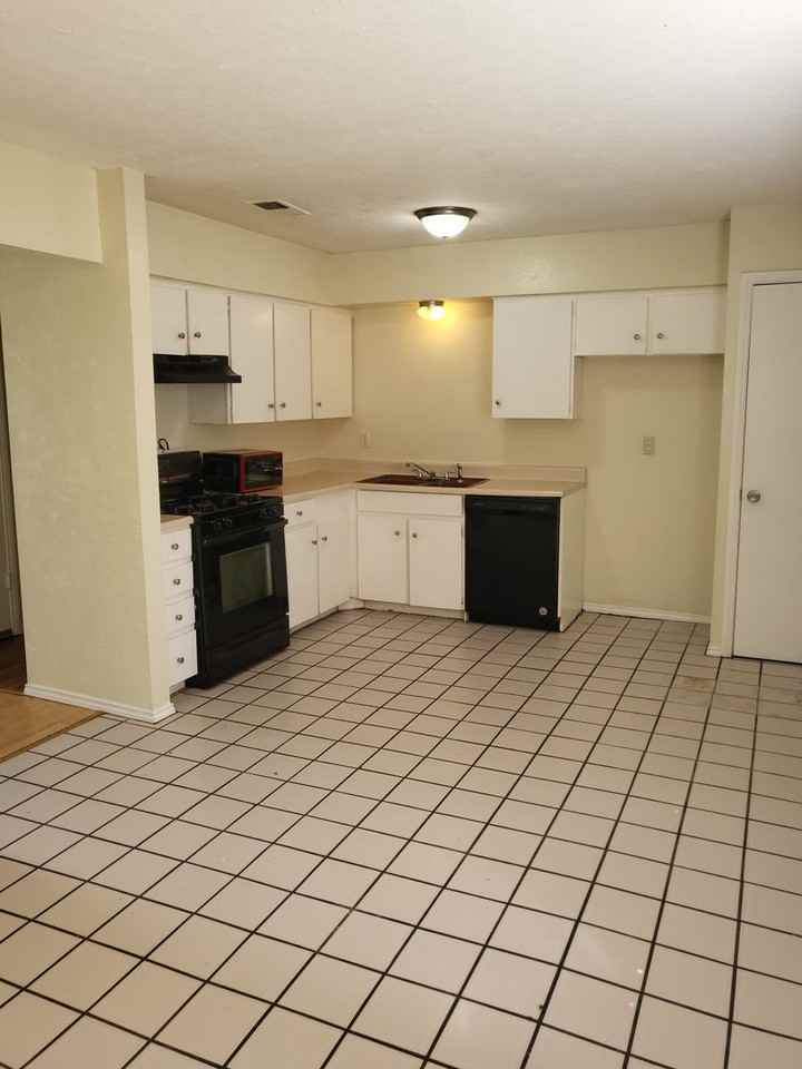7326 Harold Walker Dr - Photo 2 of 12