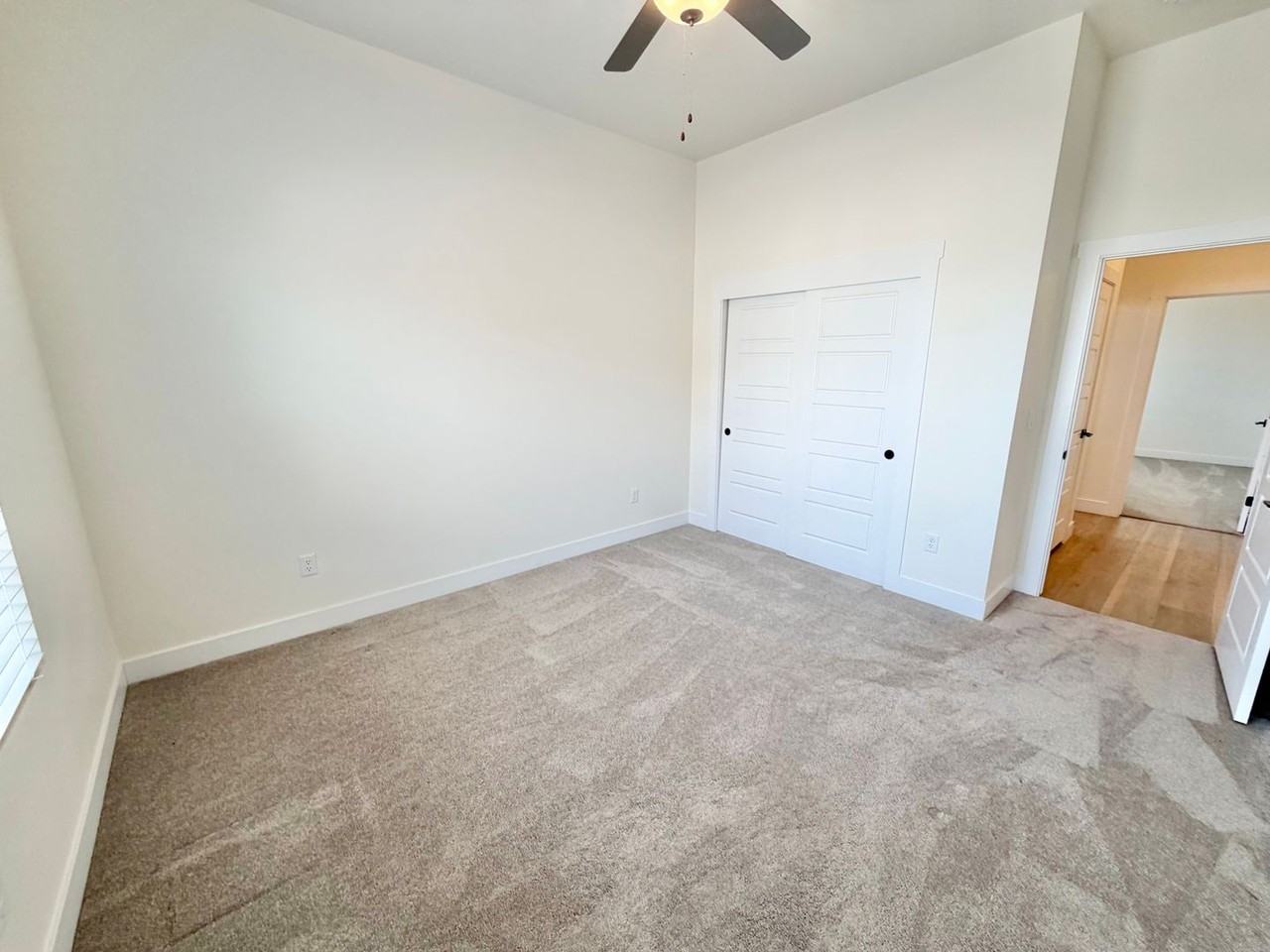 6011 S Bunda Way - Photo 7 of 39
