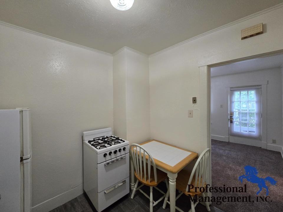 613 N 25th St #2 - Photo 6 of 9