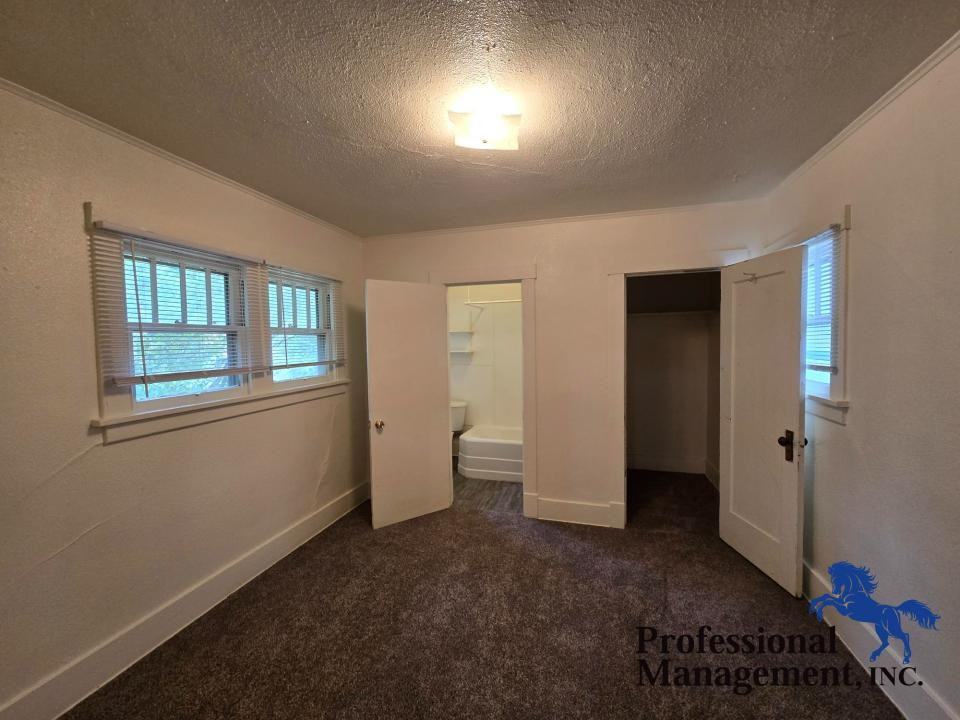 613 N 25th St #2 - Photo 7 of 9