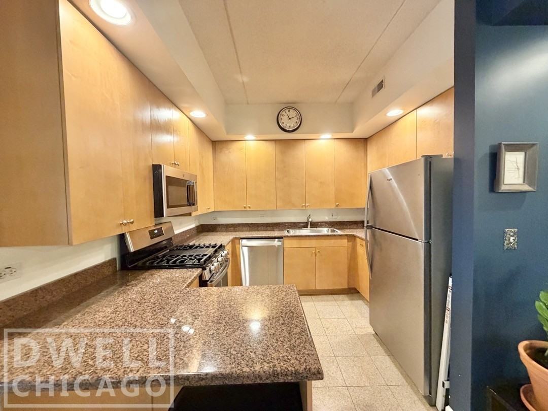 4625 W Lawrence Ave #401 - Photo 3 of 26