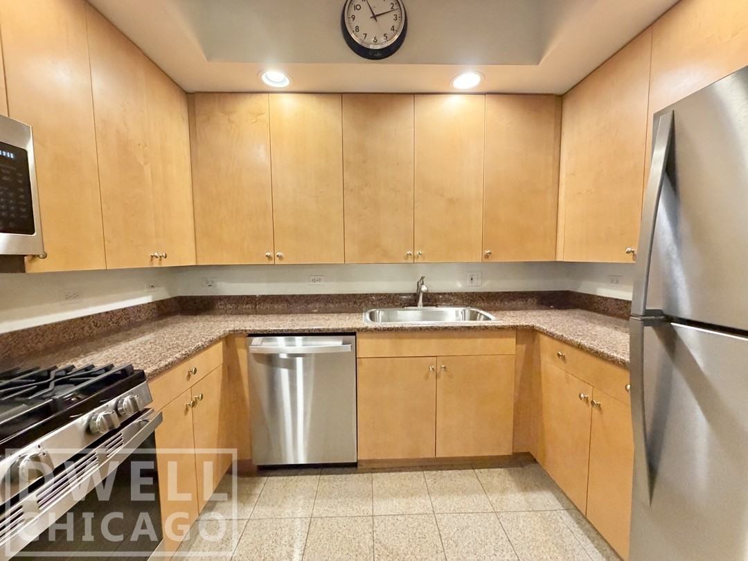 4625 W Lawrence Ave #401 - Photo 4 of 26
