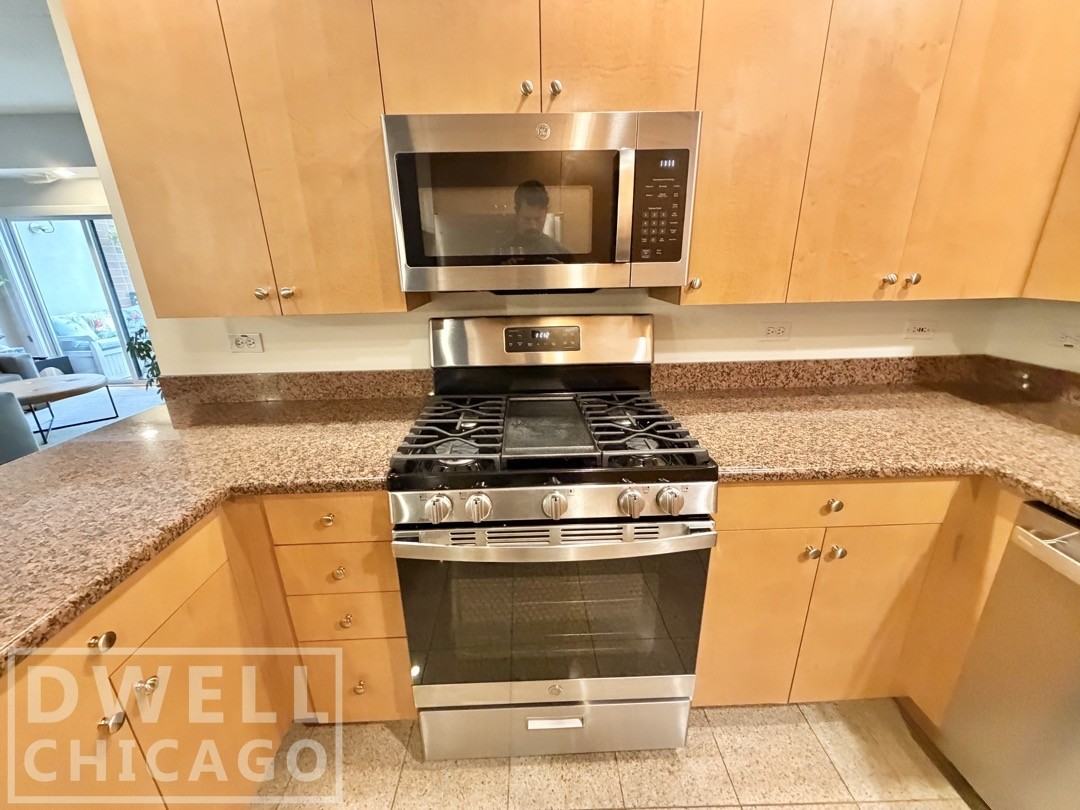 4625 W Lawrence Ave #401 - Photo 5 of 26