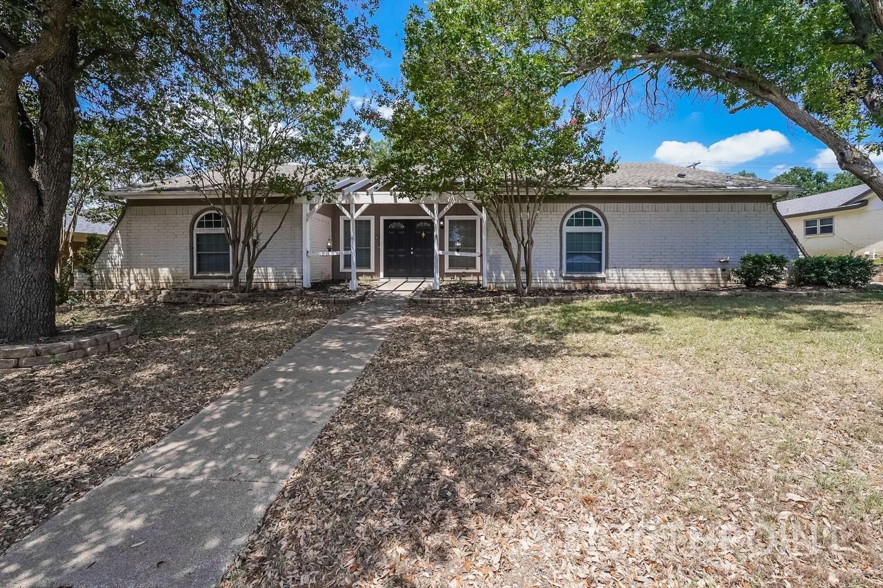 1505 Wade Dr - Photo 2 of 31