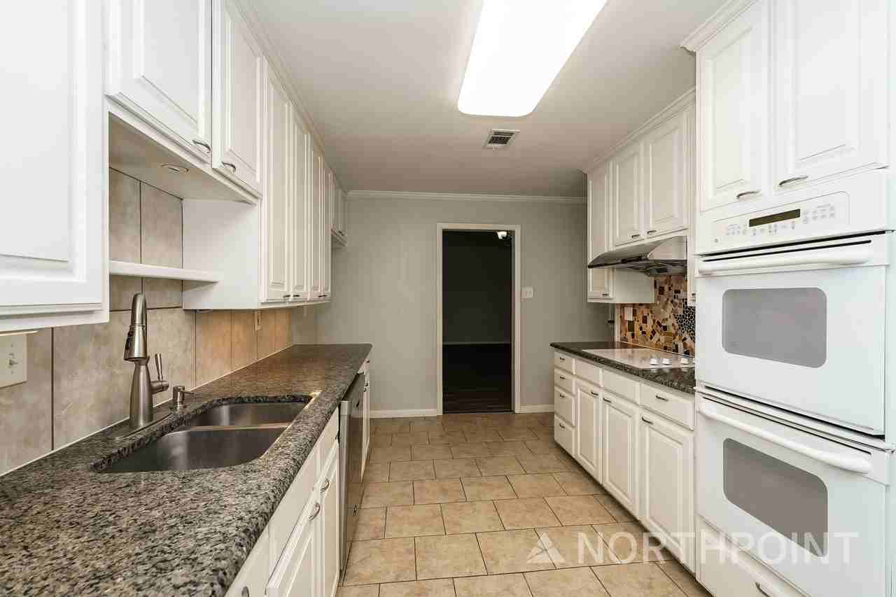 1505 Wade Dr - Photo 7 of 31
