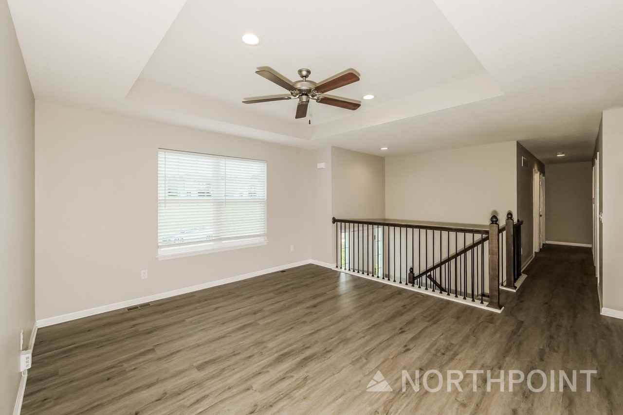 210 Ramblewood Dr - Photo 3 of 16