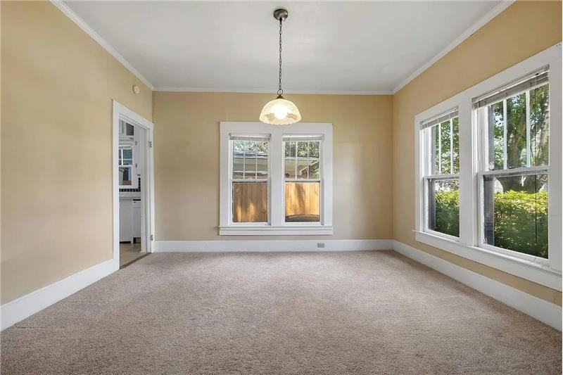 1600 Green St - Photo 7 of 13