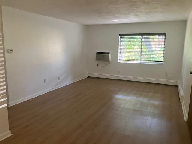 368 Lincoln St #9 - Photo 3 of 4