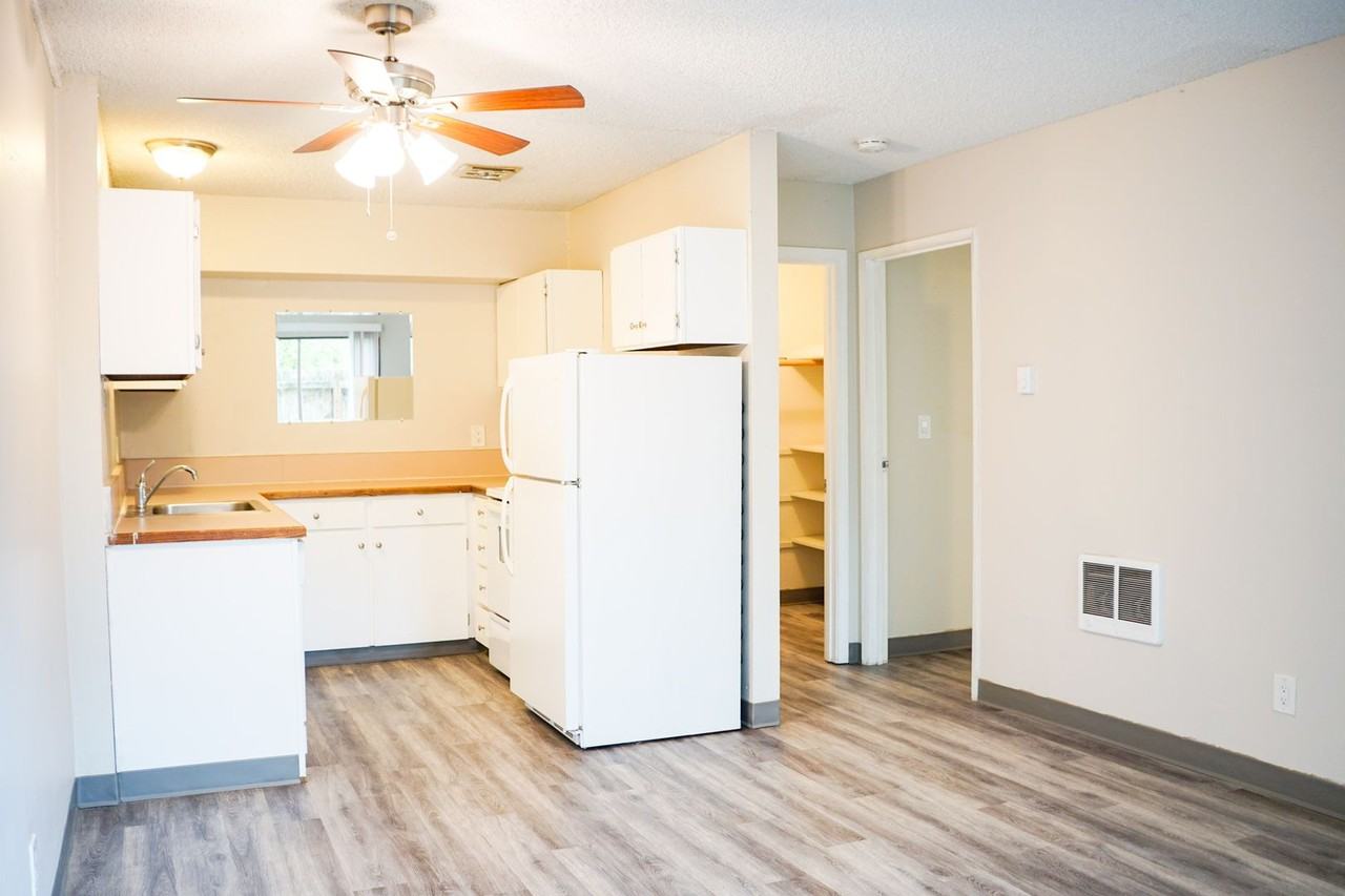 3110 Sw 13th Ave #105 - Photo 4 of 11