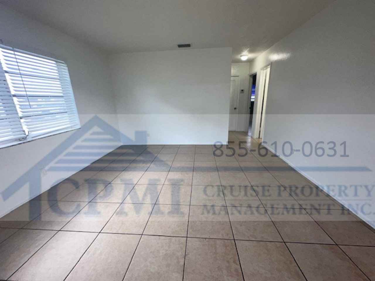 3498 NE 11 Ave Oakland Park, FL 33334 - Photo 2 of 8