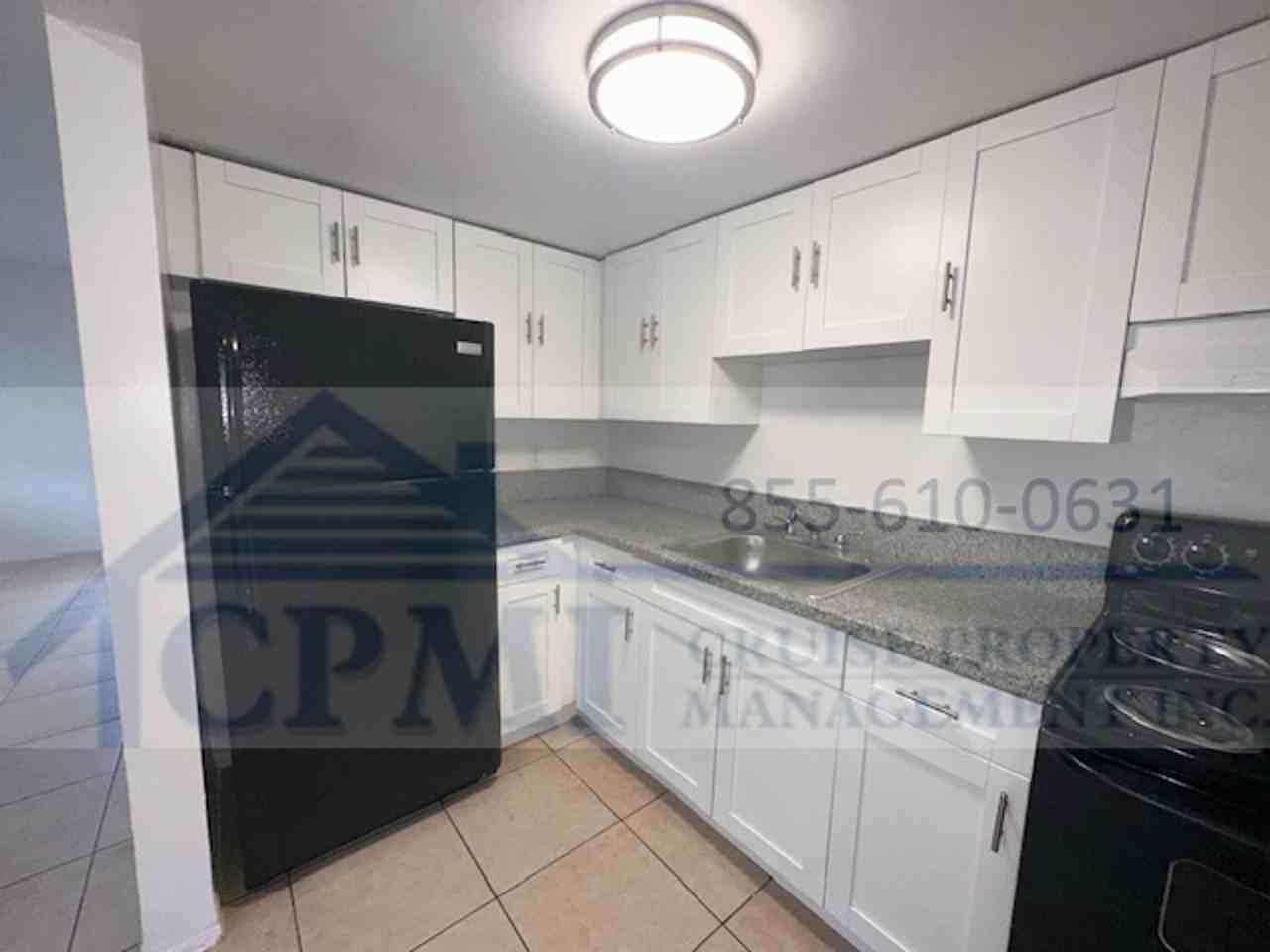 3498 NE 11 Ave Oakland Park, FL 33334 - Photo 3 of 8