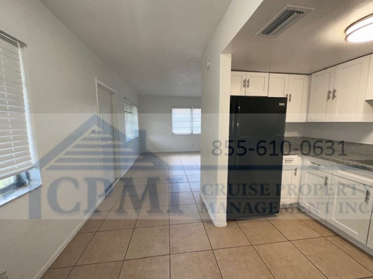 3498 NE 11 Ave Oakland Park, FL 33334 - Photo 5 of 8