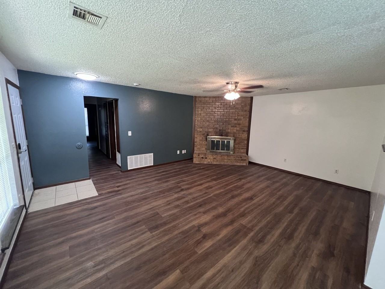 117 Park Pl - Photo 2 of 18
