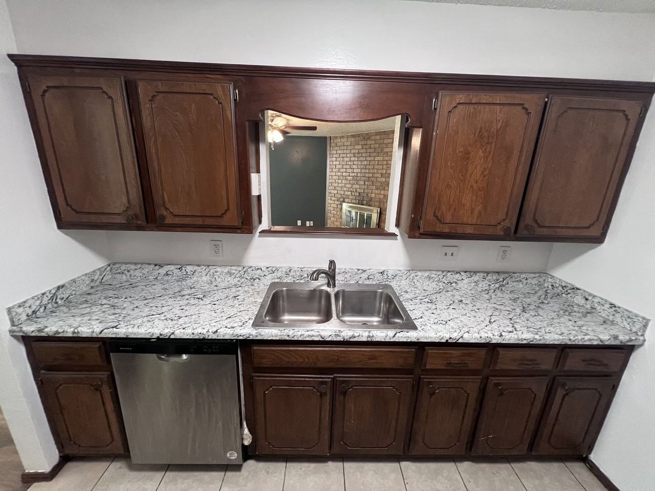 117 Park Pl - Photo 3 of 18
