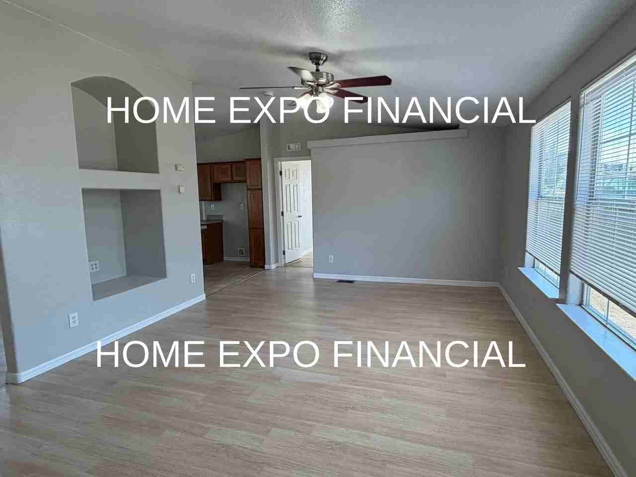 26590 Franklin Ave - Photo 3 of 47
