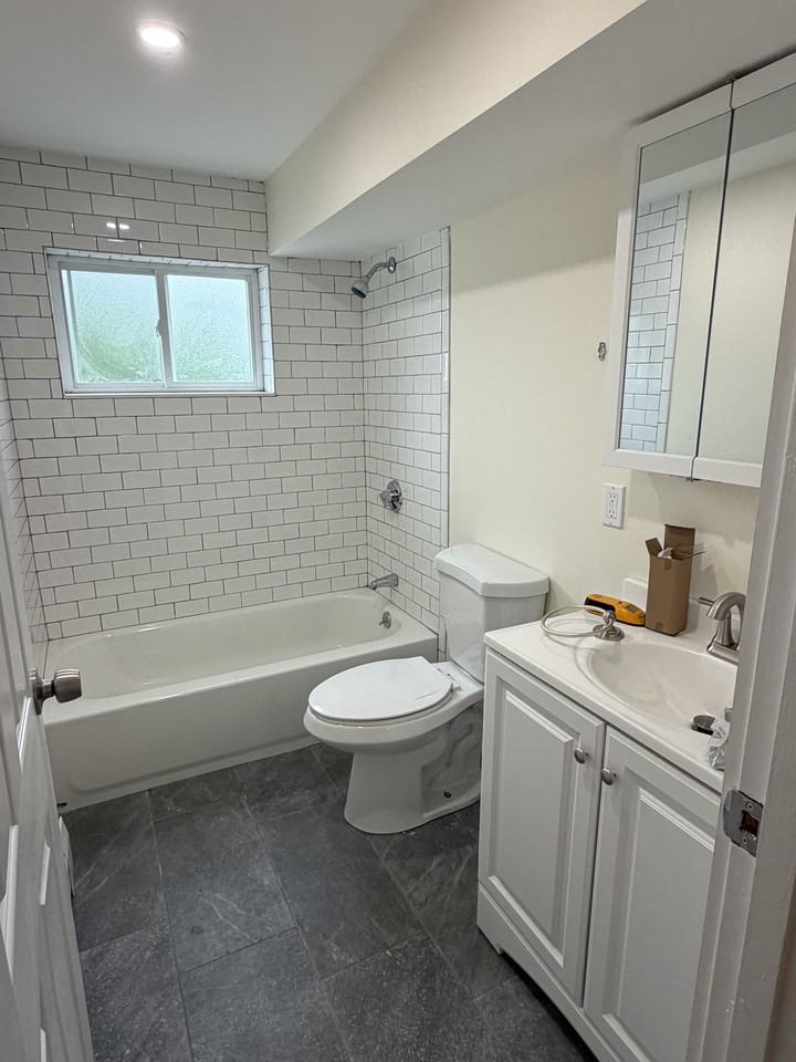 W Emerson St #7 - Photo 7 of 7