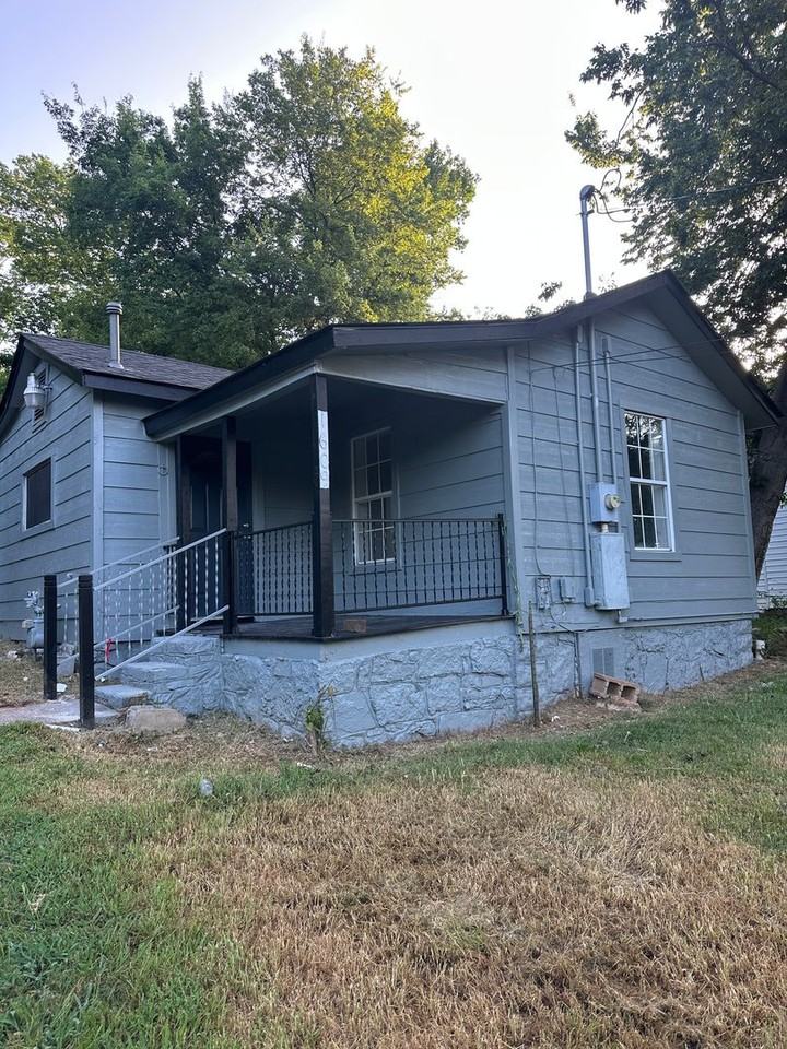 1609 Alma Blvd - Photo 2 of 12