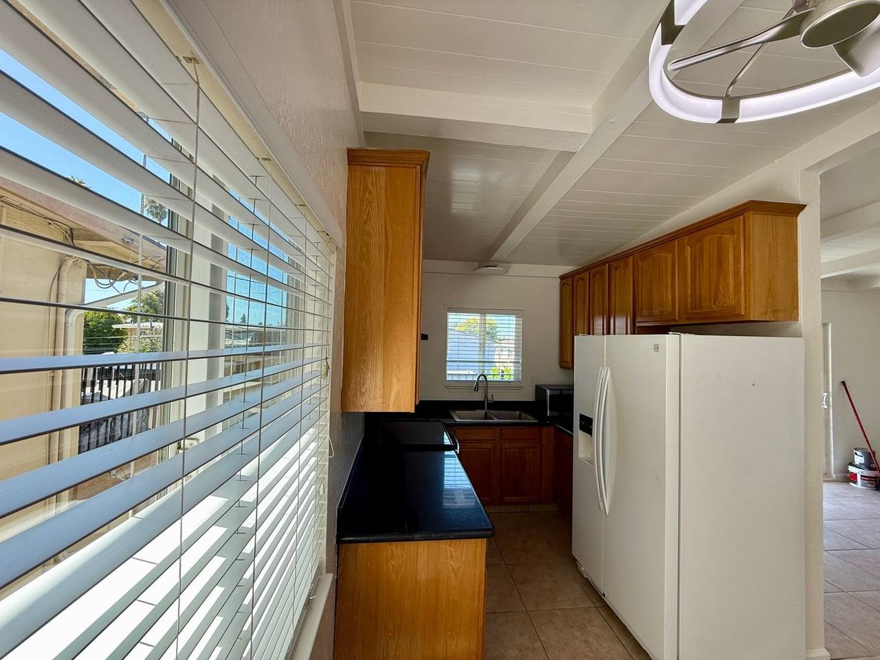 1805 Bradford Way - Photo 3 of 19