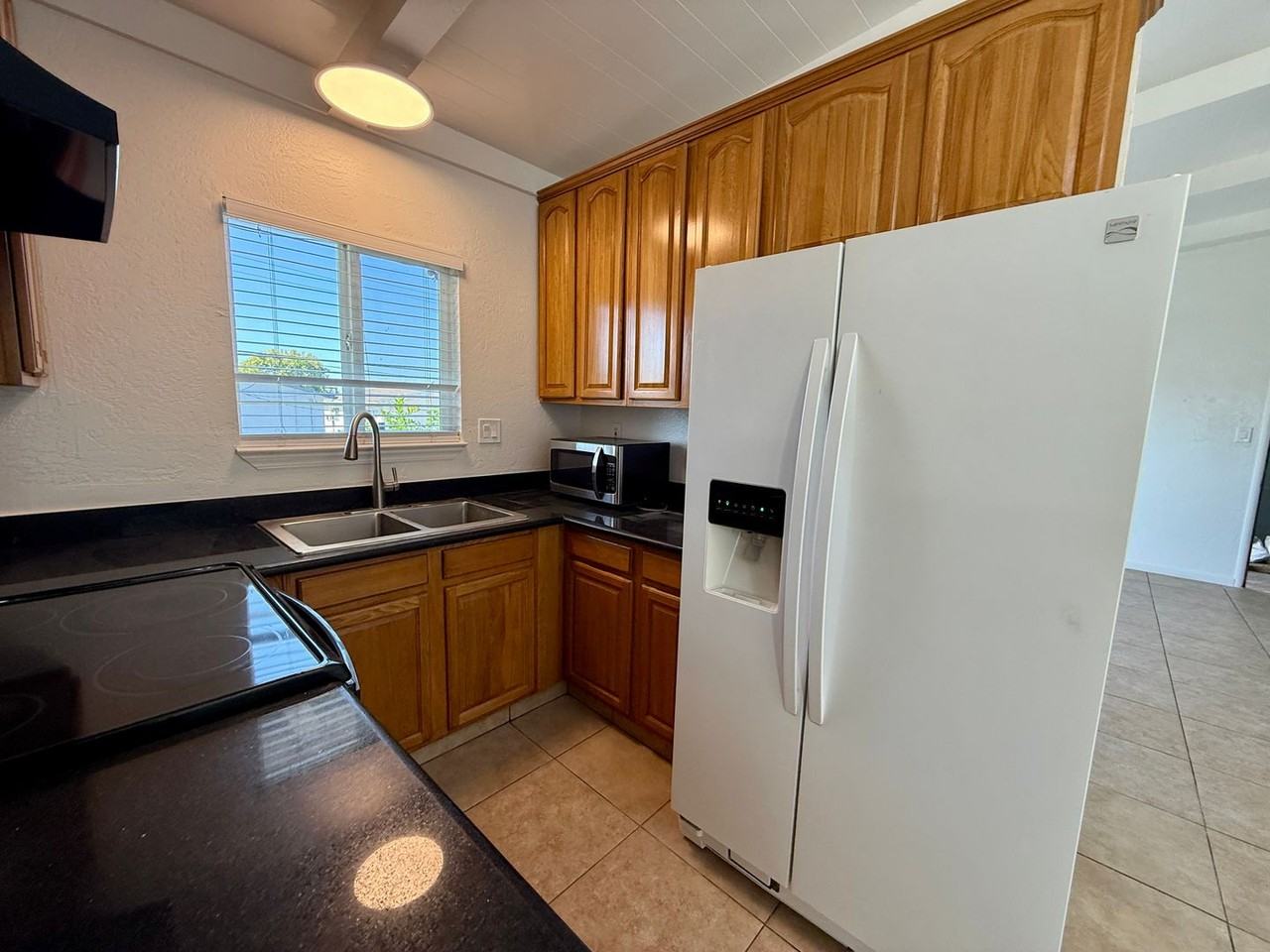 1805 Bradford Way - Photo 5 of 19