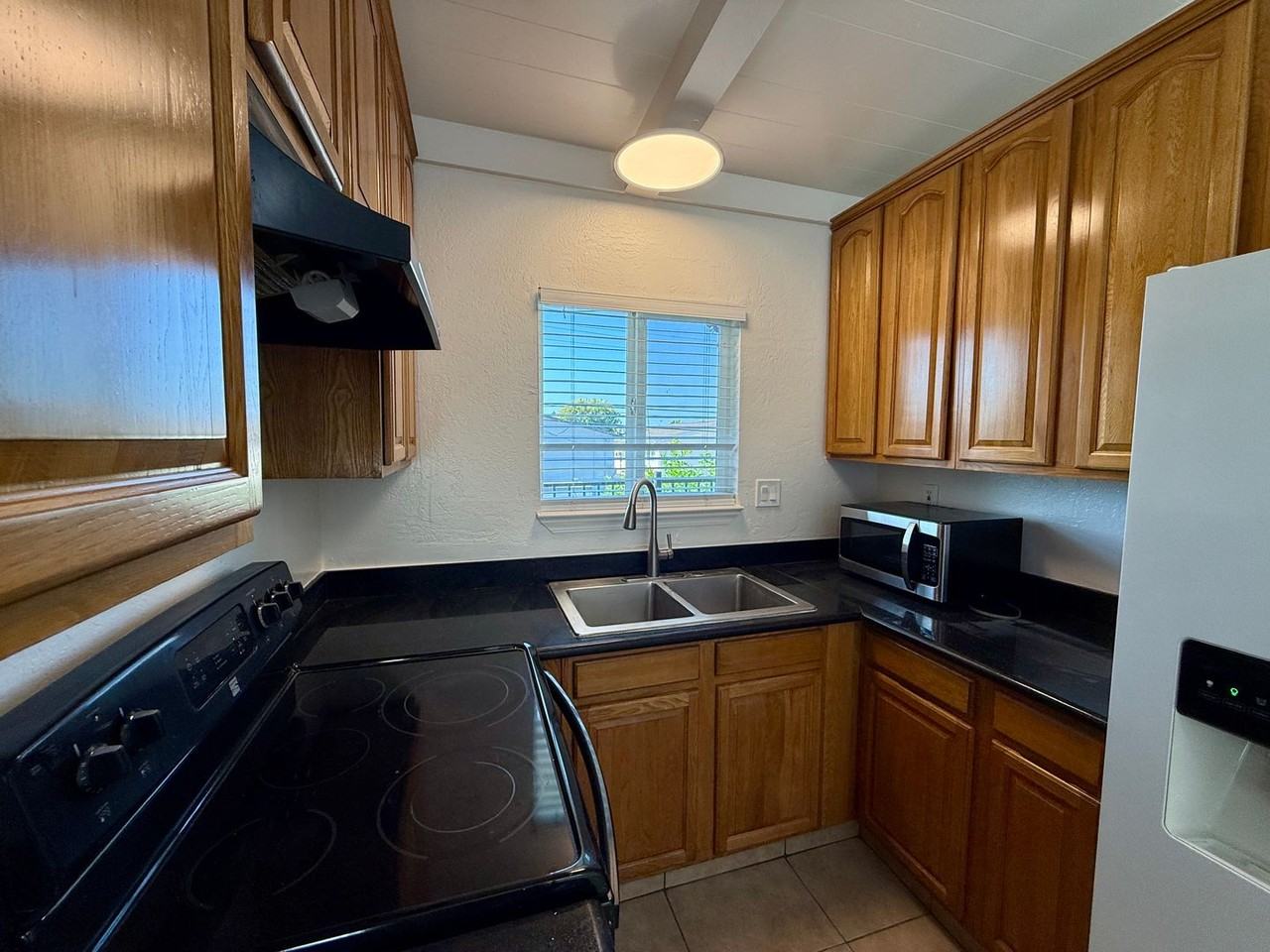 1805 Bradford Way - Photo 6 of 19