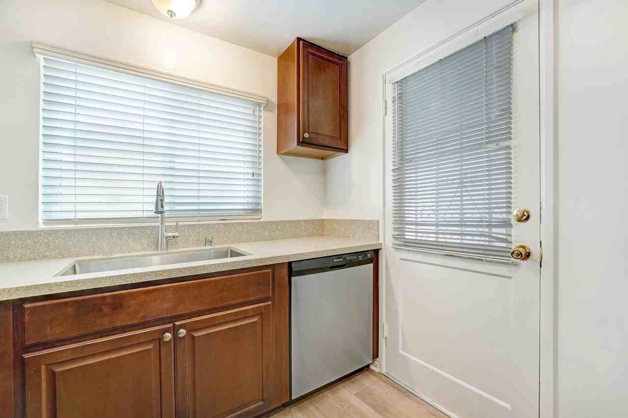 1234 10th St in Santa Monica - Photo 2 of 3