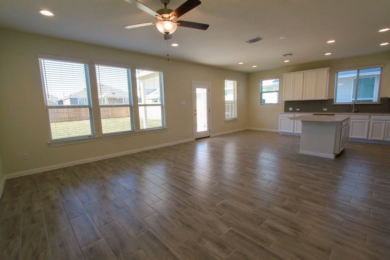 17004 Alturas Ave - Photo 7 of 32