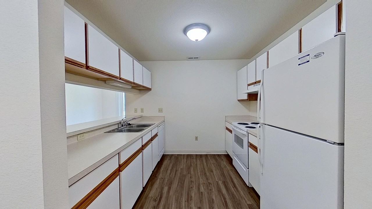 312 E Gate Dr - Photo 2 of 11
