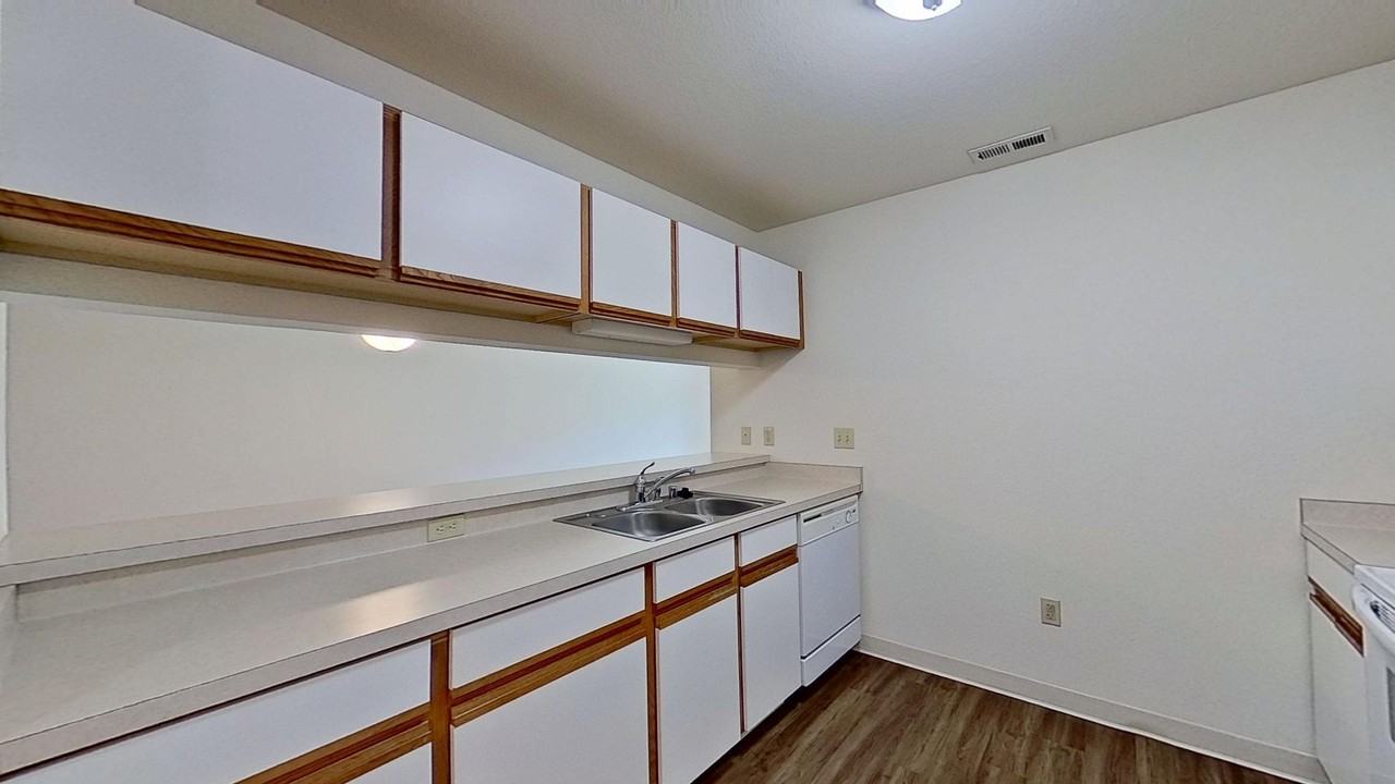 312 E Gate Dr - Photo 3 of 11