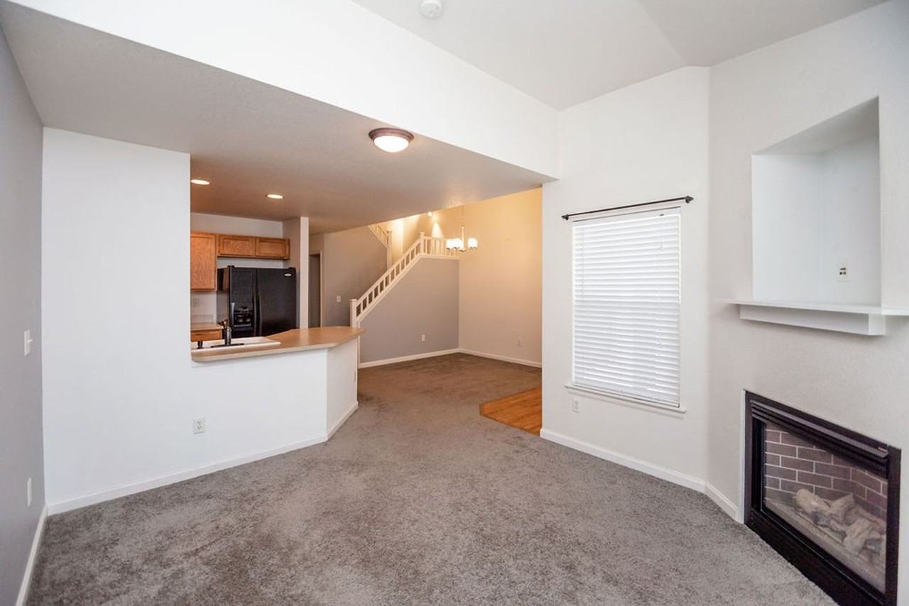 4040 Plum Creek Dr - Photo 4 of 29