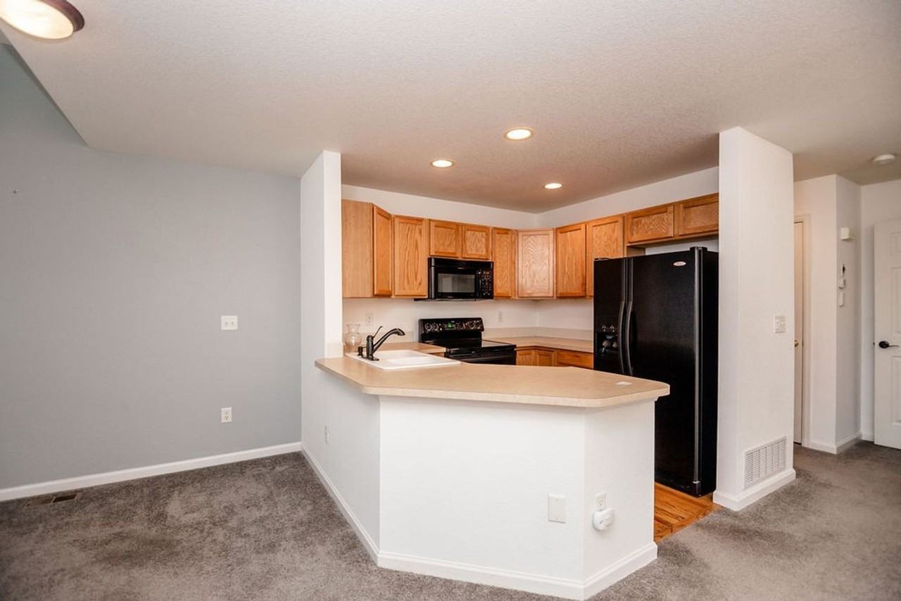 4040 Plum Creek Dr - Photo 5 of 29