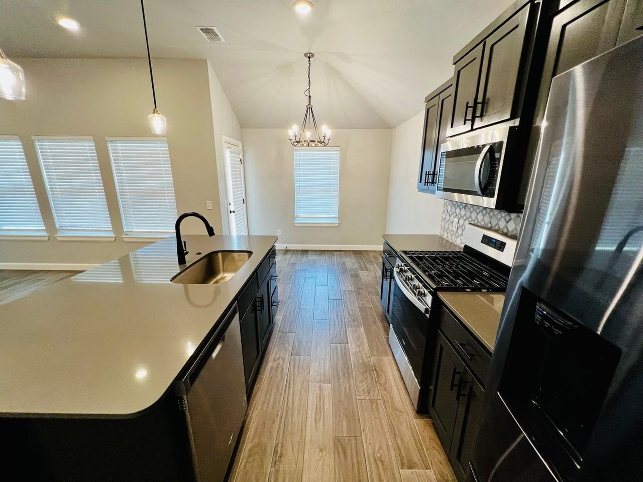 18608 Cantar Dr - Photo 3 of 17