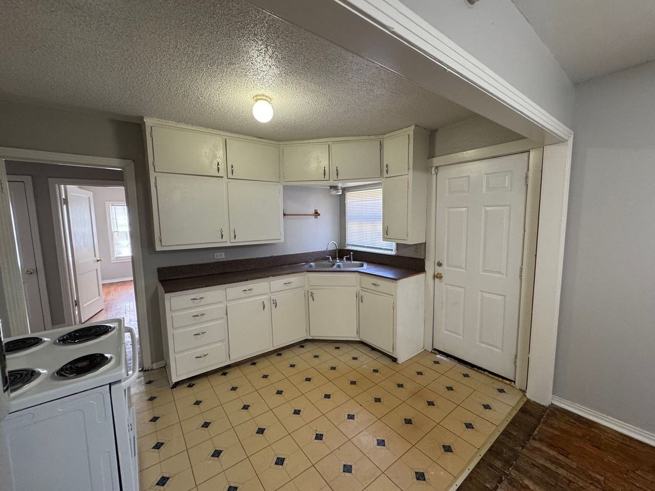 3624 N 23rd St - Photo 3 of 7