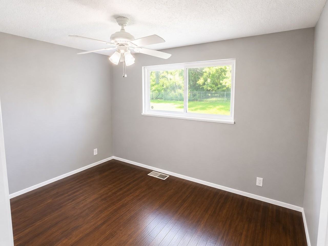 10220 Doane Dr - Photo 7 of 15